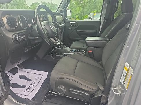 Used 2019 Jeep Wrangler Unlimited Sport S AWD/4WD image 15