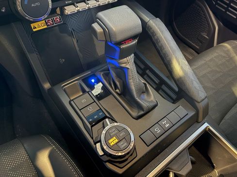 Used 2025 Toyota 4Runner TRD Off-Road Premium image 18