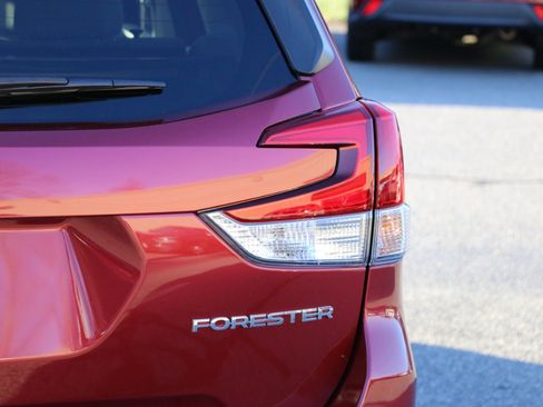 Used 2021 Subaru Forester Premium image 7
