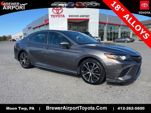 Used 2019 Toyota Camry SE image 1
