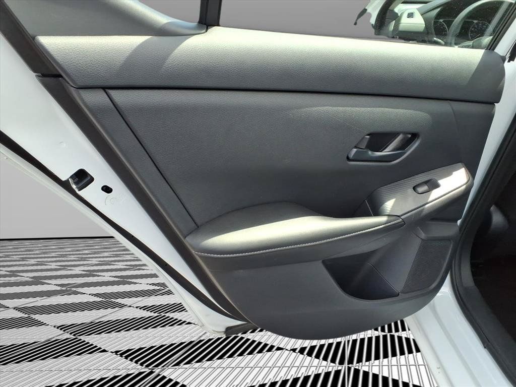 Used 2025 Nissan Sentra SV FWD image 18