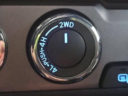 Used 2023 Toyota Tacoma TRD Sport AWD/4WD image 38