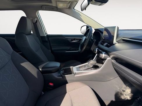 Certified 2025 Toyota RAV4 XLE w/ Convenience Package FWD image 13