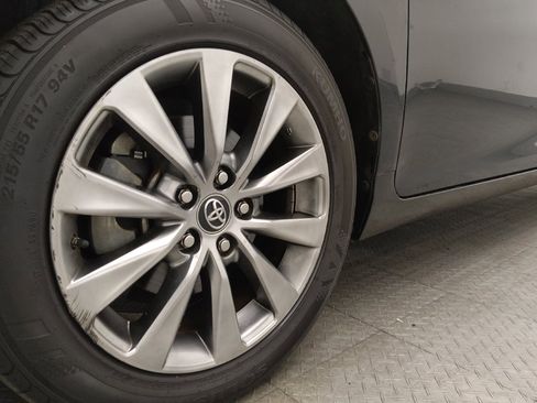 Used 2016 Toyota Camry XLE w/ Moonroof Package image 31