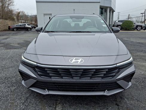 Certified 2025 Hyundai Elantra Sport image 2