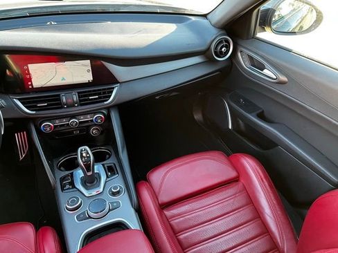 Used 2022 Alfa Romeo Giulia Veloce image 15