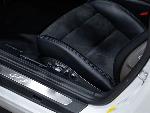 Used 2015 Porsche 911 GT3 RWD image 25