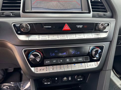 Used 2019 Hyundai Sonata Limited w/ Ultimate Package 04 image 25