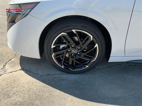 New 2026 Nissan Sentra SR w/ SR Premium Package FWD image 8