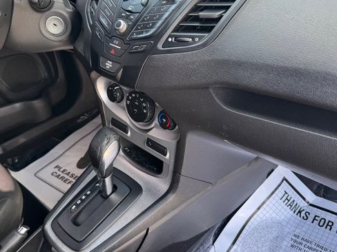 Used 2017 Ford Fiesta SE image 11