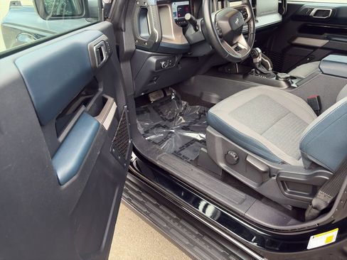 Used 2022 Ford Bronco Outer Banks image 5