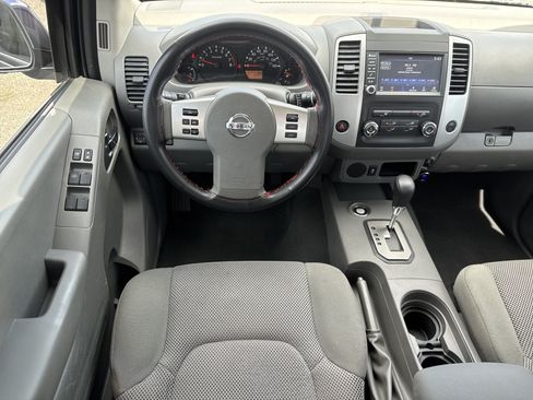 Used 2020 Nissan Frontier SV w/ SV Utility Package RWD image 7