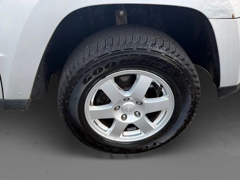 Used 2008 Jeep Grand Cherokee Laredo AWD/4WD image 25
