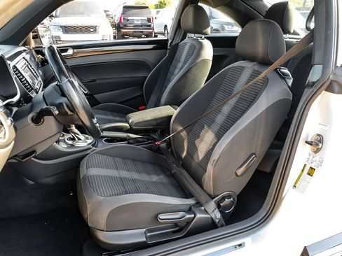 Used 2014 Volkswagen Beetle R-Line FWD image 30