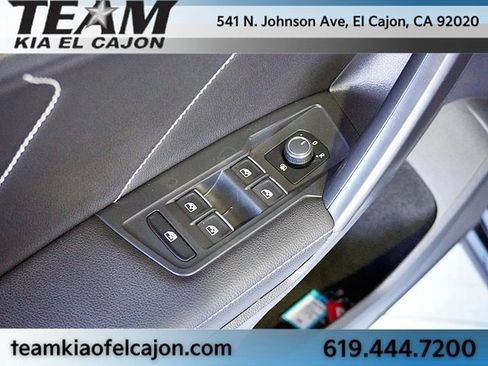 Used 2023 Volkswagen Tiguan SE image 24
