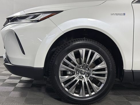 Used 2021 Toyota Venza XLE w/ Softex Package AWD/4WD image 4