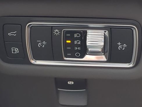 Used 2024 Lincoln Nautilus Reserve image 38