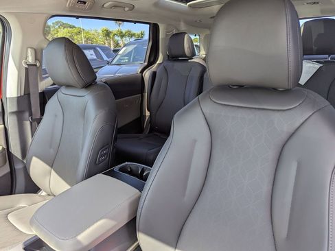 New 2026 Kia Carnival SX image 22