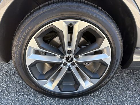 Used 2021 Audi Q7 3.0T Prestige image 29