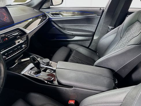 Used 2023 BMW 530i xDrive xDrive w/ Premium Package image 25