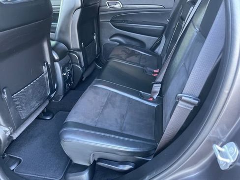 Used 2020 Jeep Grand Cherokee Altitude image 14