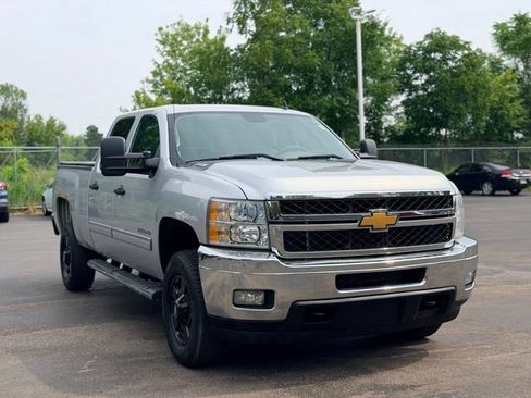 Used 2013 Chevrolet Silverado 2500 LT w/ Interior Plus Package AWD/4WD image 4
