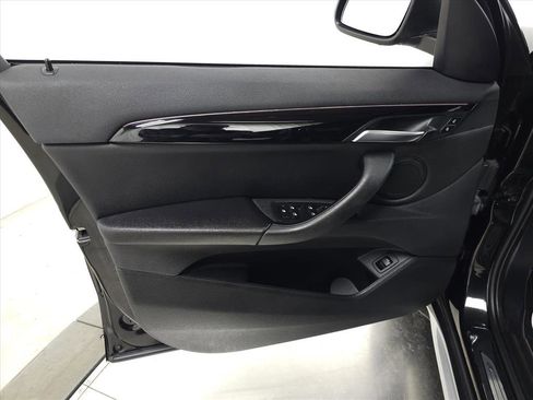 Used 2018 BMW X1 xDrive28i image 12