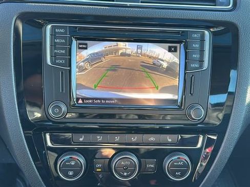 Used 2017 Volkswagen Jetta SEL image 12
