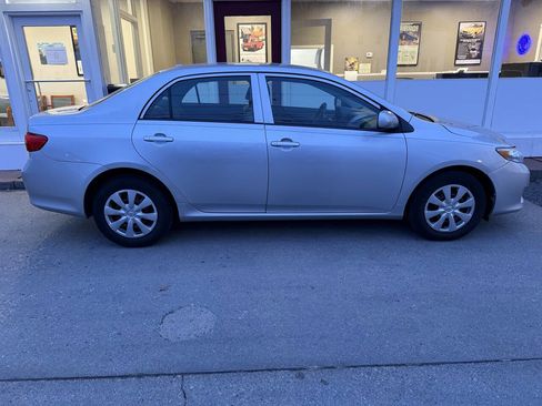 Used 2009 Toyota Corolla LE image 2