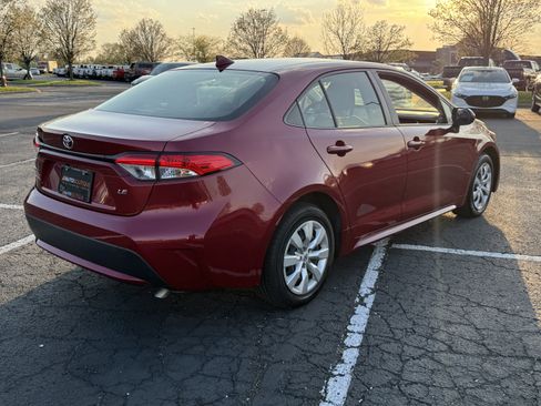 Used 2022 Toyota Corolla LE FWD image 12