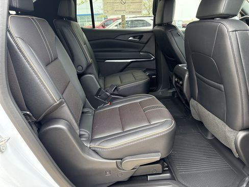 New 2026 Chevrolet Traverse High Country w/ LPO, Floor Liner Package AWD/4WD image 17