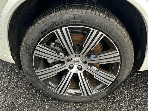Certified 2024 Volvo XC90 T8 Plus image 19