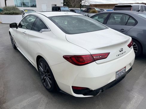 Used 2017 INFINITI Q60 Red Sport 400 image 5