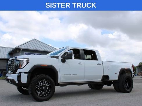 Used 2024 GMC Sierra 3500 Denali Ultimate AWD/4WD image 7