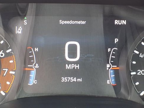 Used 2024 Jeep Compass Trailhawk AWD/4WD image 2
