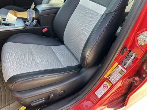 Used 2012 Toyota Camry LE image 9