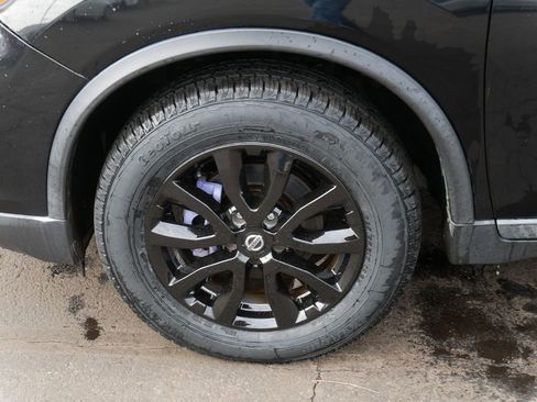 Used 2020 Nissan Rogue SV image 8