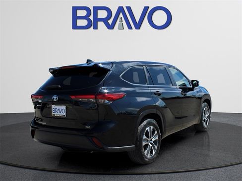 Used 2023 Toyota Highlander L image 5