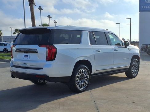 Used 2024 GMC Yukon XL Denali Ultimate AWD/4WD image 7