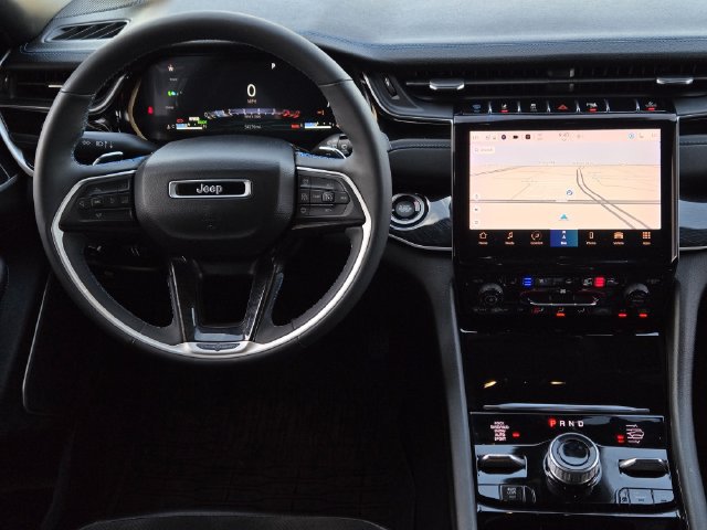 Certified 2023 Jeep Grand Cherokee Trailhawk w/ Luxury Tech Group III AWD/4WD image 28