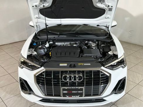 Used 2025 Audi Q3 2.0T Premium w/ Convenience Package image 18