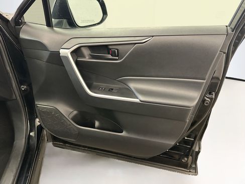 Used 2024 Toyota RAV4 LE image 33