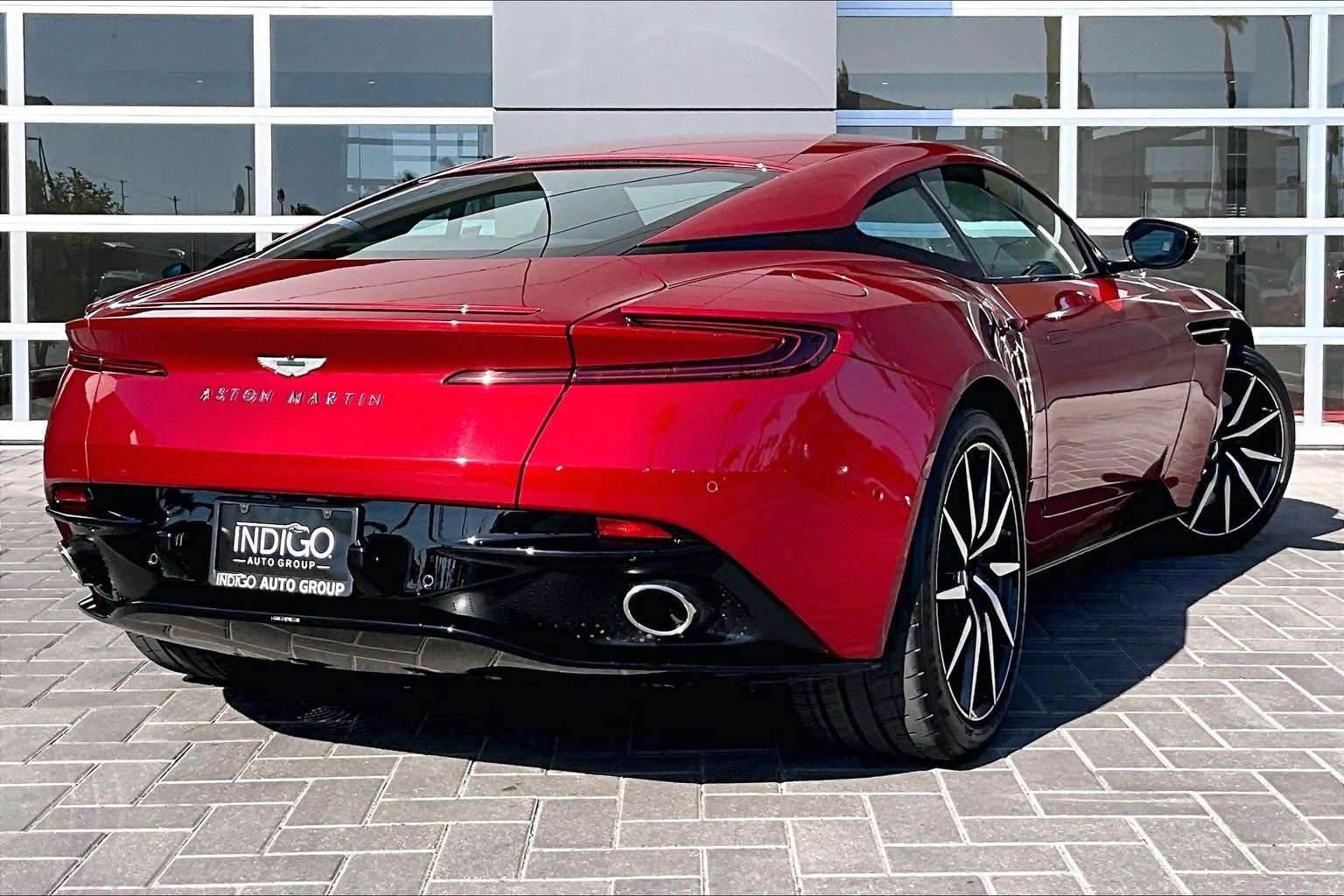 Used 2023 Aston Martin DB11 Coupe RWD image 11
