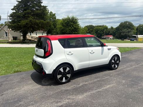 Used 2016 Kia Soul + w/ Designer's Package FWD image 22