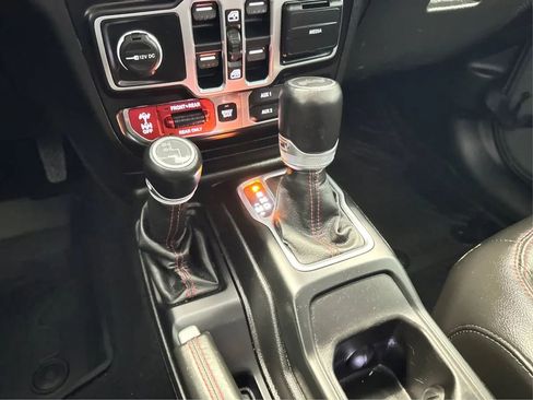 Used 2020 Jeep Wrangler Unlimited Rubicon w/ Dual Top Group image 19