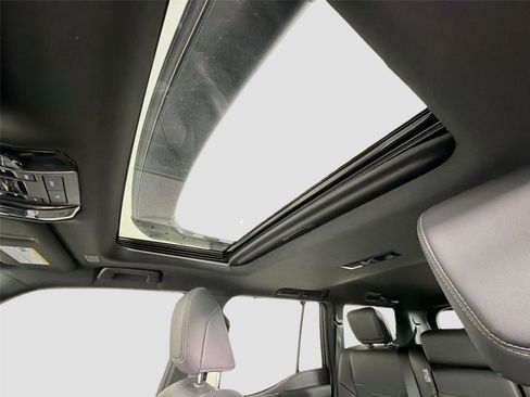 Used 2024 Lexus GX 550 w/ Accessory Package (31) AWD/4WD image 22