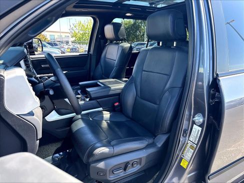 Used 2024 Toyota Sequoia Platinum AWD/4WD image 24