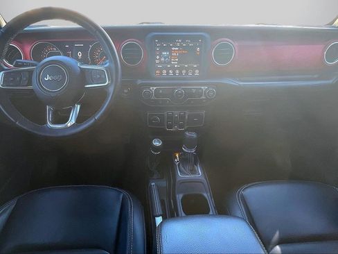 Used 2018 Jeep Wrangler Unlimited Sahara image 15