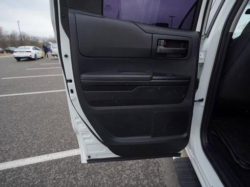 Used 2014 Toyota Tundra SR image 15