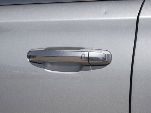 Used 2019 Cadillac Escalade ESV Luxury image 46